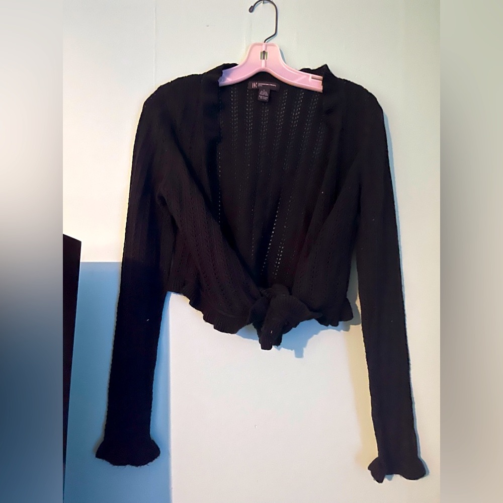 Hermosa chompa amarrar a la cintura es de color negro en L es nueva